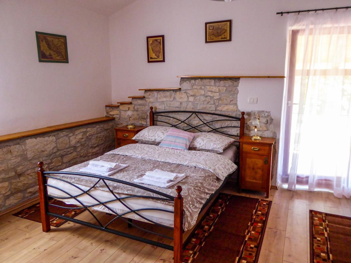 Casa Istriana Nona Pina Villa Kaštelir Dış mekan fotoğraf